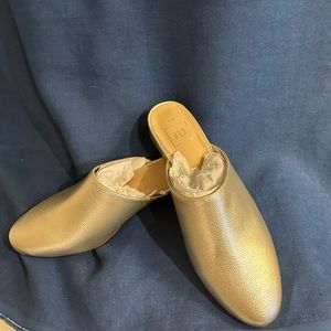 Gap brushed gold heeled mules sz 7.5